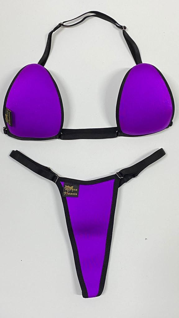 Bikíni fita brasileiro de tecido roxo