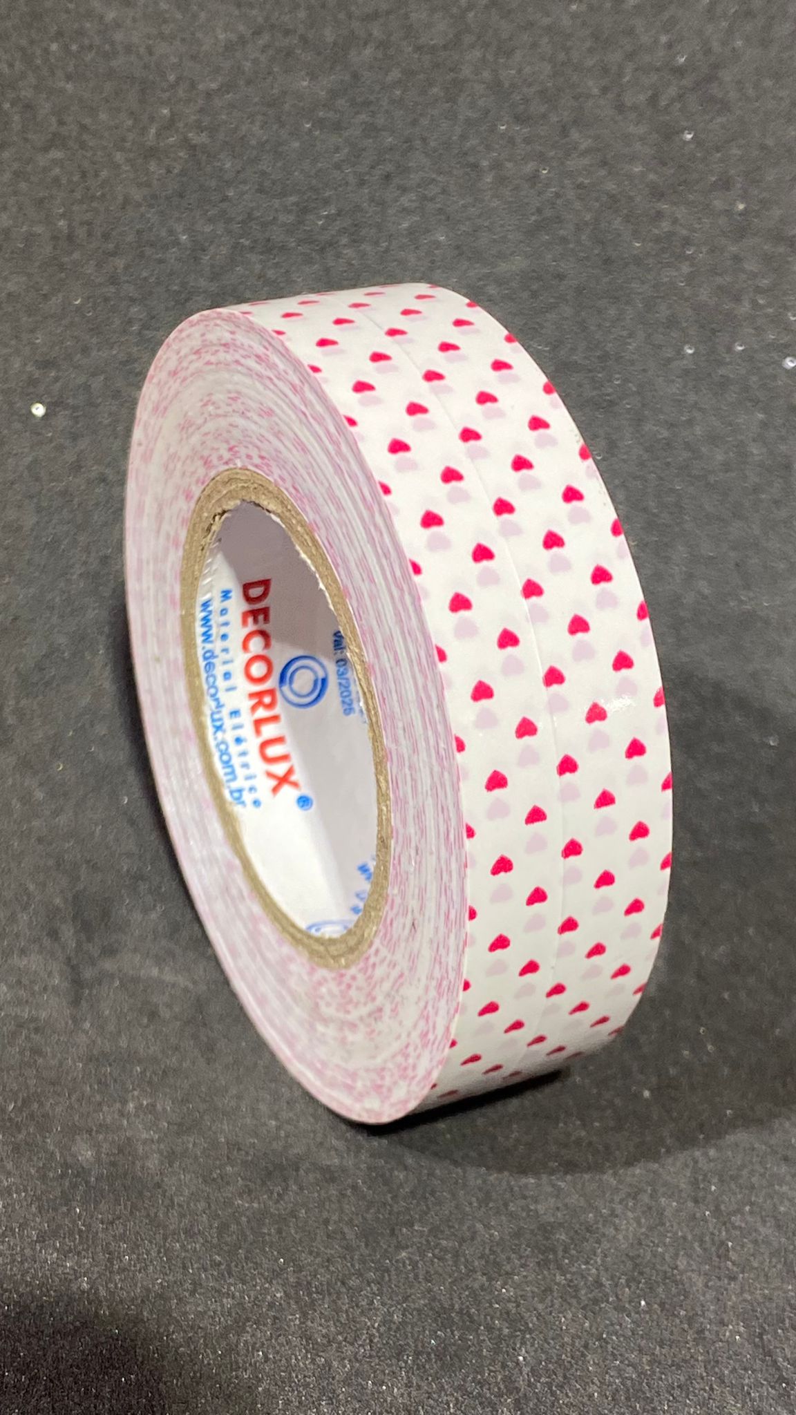 Fita branca coração rosa escuro